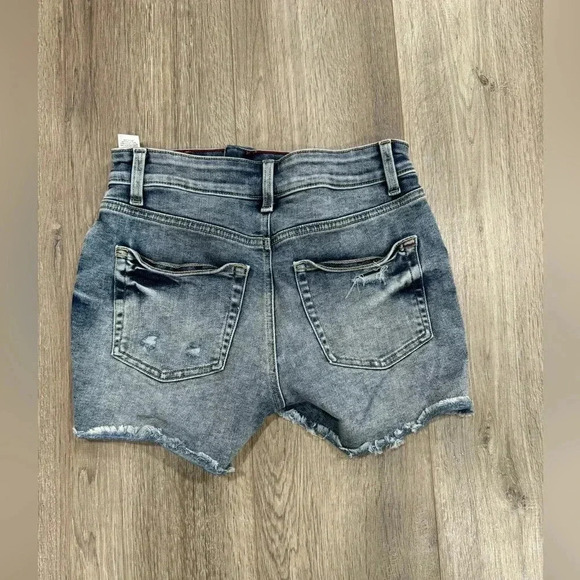 Maurice’s edgely™ High Rise Frayed Hem 3.5in Short - Picture 5 of 5